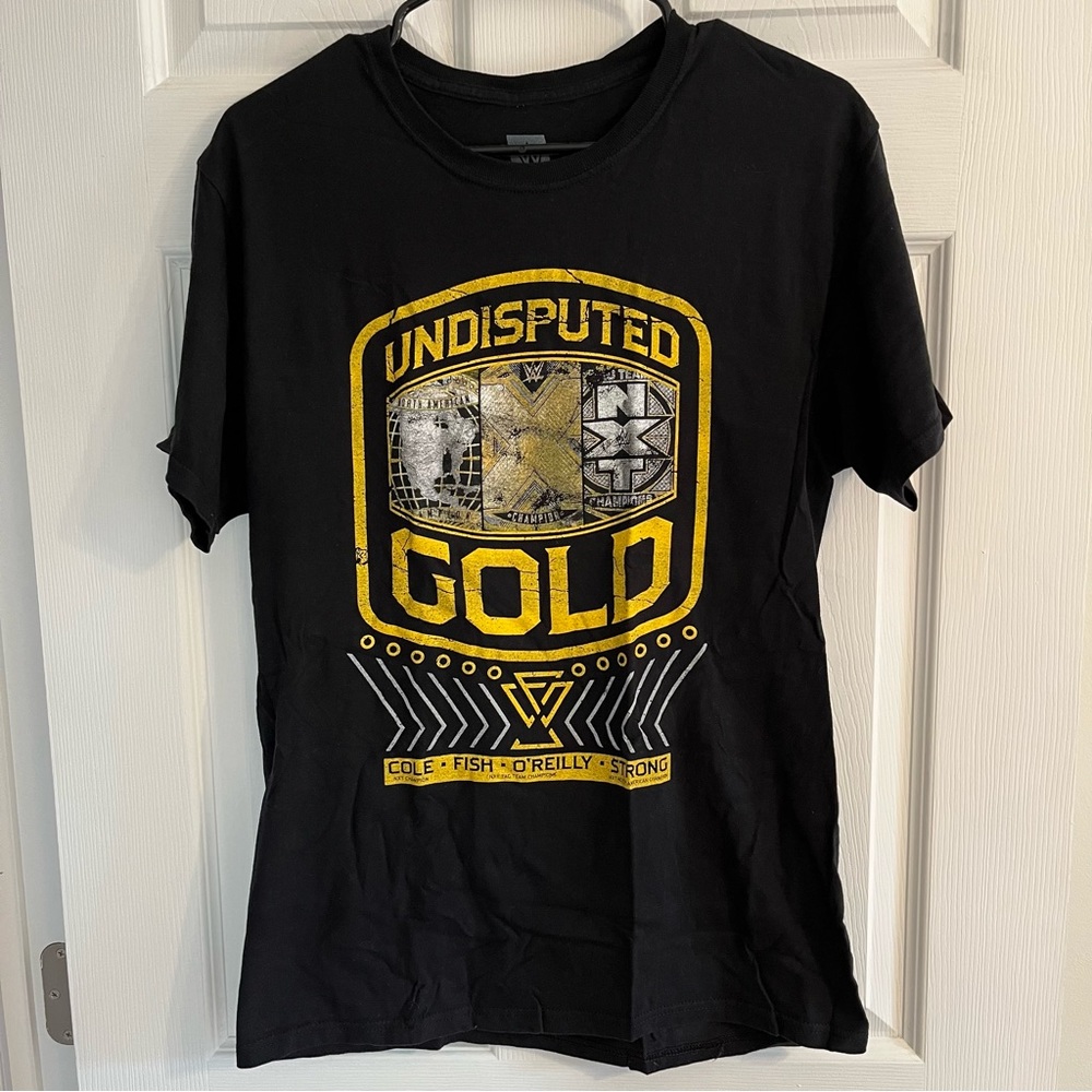 wwe undisputed era gold tshirt size m